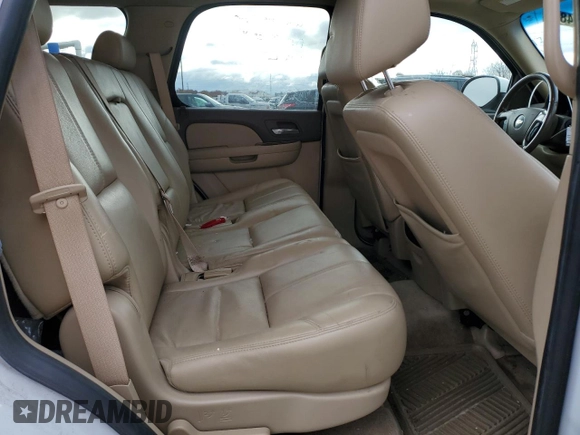 2009 Chevrolet Tahoe 1LT z VIN 1GNFK230X9R249644, wystawiony jako Copart lot #85458774 z przebiegiem 231 448 mil mil oraz Czysty tytuł • Clean title. Historia ofert i sprzedaży dostępna na DreamBid. Obrazek 11.