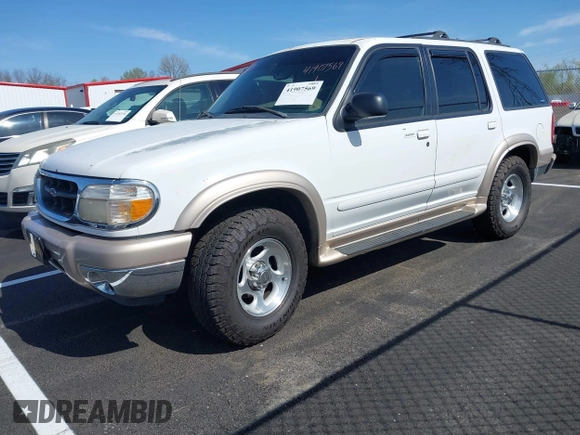 2000 Ford Explorer Eddie Bauer с VIN 1FMDU64E8YZC68666, выставлен на аукционе IAAI как лот 41907569 с пробегом 218 204 миль миль и . История ставок и продаж доступна на DreamBid. Изображение 2.