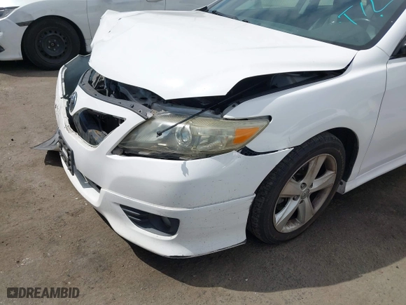 2011 Toyota Camry LE with VIN 4T1BK3EK3BU629726, listed as a IAAI auction lot 41954801 with 209,171 mi miles. Bid and sale history available at carsss.com. Image 18.