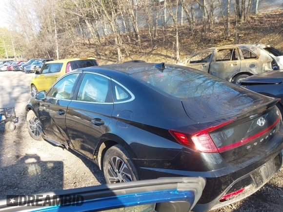 2022 Hyundai Sonata Hybrid Blue with VIN KMHL24JJ5NA041548, listed as a IAAI auction lot 41984039 with 29,281 mi miles. Bid and sale history available at carsss.com. Image 3.
