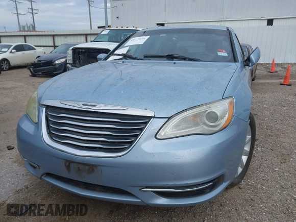 2014 Chrysler 200 Touring with VIN 1C3CCBBB3EN136829, listed as a IAAI auction lot 41279121 with 122,947 mi miles. Bid and sale history available at carsss.com. Image 6.