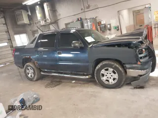 2004 Chevrolet Avalanche Z71 with VIN 3GNEK12T04G158487, listed as a IAAI auction lot 41794201 with 197,344 mi miles. Bid and sale history available at carsss.com. Image 13.