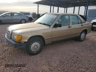1987 Mercedes-Benz 190 z VIN WDBDB26D9HF295379, wystawiony jako Copart lot #50902045 z przebiegiem 168 862 mil mil oraz Szkody całkowita. Historia ofert i sprzedaży dostępna na DreamBid. Obrazek 1.