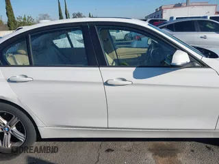 2013 BMW 3 Series 328i z VIN WBA3A5G51DNP22723, wystawiony jako IAAI lot #41723476 z przebiegiem 108 845 mil mil oraz . Historia ofert i sprzedaży dostępna na DreamBid. Obrazek 13.