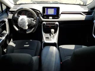 2023 Toyota RAV4 LE z VIN 2T3G1RFV9PC383821, wystawiony jako Copart lot #60561435 z przebiegiem 33 593 mil mil oraz Szkoda całkowita • Salvage title. Historia ofert i sprzedaży dostępna na DreamBid. Obrazek 8.