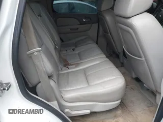 2007 Chevrolet Tahoe LT z VIN 1GNFC13J37R113756, wystawiony jako IAAI lot #42021634 z przebiegiem 247 631 mil mil oraz . Historia ofert i sprzedaży dostępna na DreamBid. Obrazek 8.