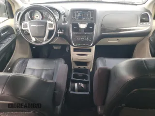 2014 Chrysler Town & Country Touring z VIN 2C4RC1BG0ER268882, wystawiony jako Copart lot #58740255 z przebiegiem 105 866 mil mil oraz Szkoda całkowita • Salvage title. Historia ofert i sprzedaży dostępna na DreamBid. Obrazek 8.