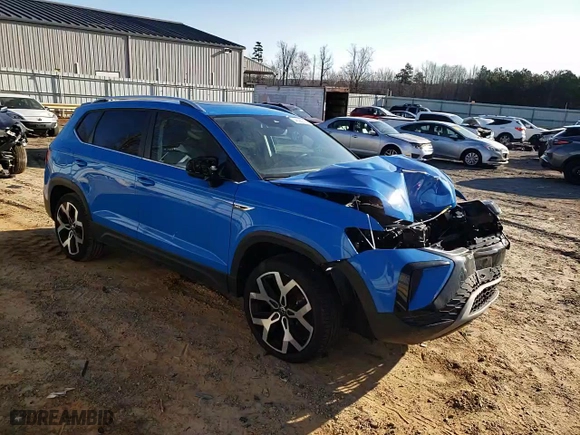 2022 Volkswagen Taos SEL with VIN 3VV2X7B22NM085778, listed as a Copart auction lot 46985305 with 19,438 mi miles and Salvage Title. Bid and sale history available at carsss.com. Image 11.