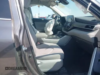 2021 Toyota Highlander L with VIN 5TDZZRAH3MS523182, listed as a IAAI auction lot 42052236 with 62,721 mi miles and . Bid and sale history available at DreamBid. Image 5.