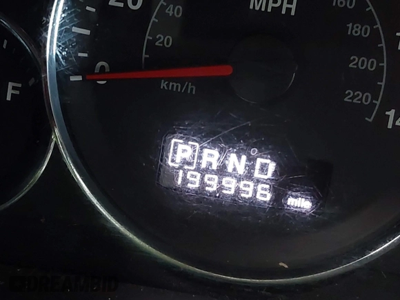 2008 Jeep Commander Sport z VIN 1J8HG48K48C175446, wystawiony jako IAAI lot #42206365 z przebiegiem 199 996 mil mil oraz . Historia ofert i sprzedaży dostępna na DreamBid. Obrazek 7.