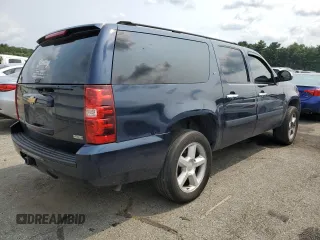 2007 Chevrolet Suburban LT with VIN 1GNFK16307J270031, listed as a Copart auction lot 67089014 with 221,448 mi miles and Salvage Title. Bid and sale history available at carsss.com. Image 3.