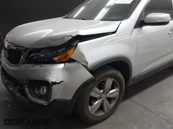 2012 Kia Sorento EX with VIN 5XYKU4A20CG290324, listed as a IAAI auction lot 41703467 with 132,168 mi miles. Bid and sale history available at carsss.com. Image 6.