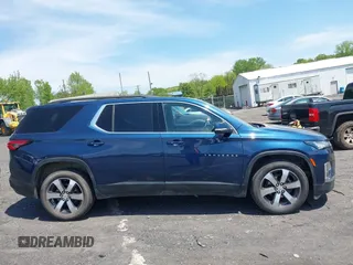 2023 Chevrolet Traverse LT z VIN 1GNEVHKWXPJ264538, wystawiony jako IAAI lot #42252033 z przebiegiem 25 321 mil mil oraz . Historia ofert i sprzedaży dostępna na DreamBid. Obrazek 13.