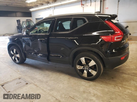 2019 Volvo XC40 Momentum with VIN YV4162XZ2K2009550, listed as a Copart auction lot 62205663 with 61,363 mi miles. Bid and sale history available at carsss.com. Image 2.