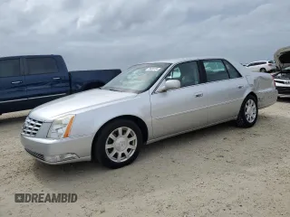 2010 Cadillac DTS 1SA z VIN 1G6KA5EY2AU135849, wystawiony jako Copart lot #79930734 z przebiegiem 98 396 mil mil oraz Nie do naprawy • Non repairable. Historia ofert i sprzedaży dostępna na DreamBid. Obrazek 1.