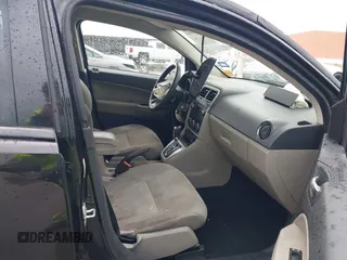 2010 Dodge Caliber Mainstreet z VIN 1B3CB3HA5AD643719, wystawiony jako IAAI lot #41940088 z przebiegiem 173 204 mil mil oraz . Historia ofert i sprzedaży dostępna na DreamBid. Obrazek 5.