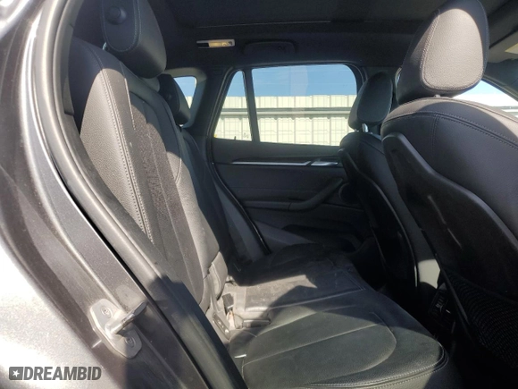 2020 BMW X1 xDrive28i with VIN WBXJG9C07L5P40266, listed as a Copart auction lot 50321565 with 111,540 mi miles and Salvage Title. Bid and sale history available at carsss.com. Image 11.