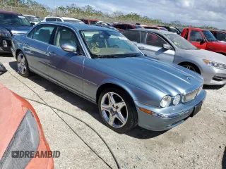 2006 Jaguar XJ Vanden Plas with VIN SAJWA82B66SG50019, listed as a Copart auction lot 76405544 with 0 mi miles and Non Repairable. Bid and sale history available at carsss.com. Image 4.