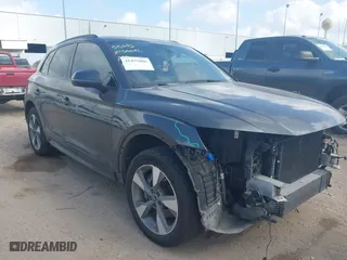 2020 Audi Q5 Premium with VIN WA1ANAFY9L2108404, listed as a IAAI auction lot 41475006 with 80,131 mi miles. Bid and sale history available at carsss.com. Image 1.