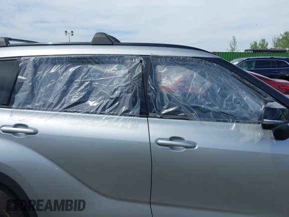 2023 Toyota Highlander L with VIN 5TDKDRBH3PS001588, listed as a IAAI auction lot 42139254 with 21,399 mi miles and . Bid and sale history available at DreamBid. Image 17.