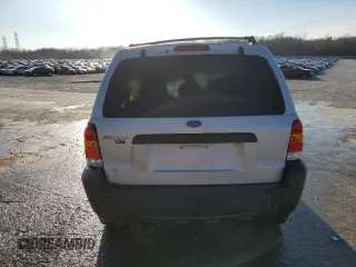 2005 Ford Escape XLT with VIN 1FMCU03125KC94028, listed as a Copart auction lot 88942585 with 210,146 mi miles and Non Repairable. Bid and sale history available at DreamBid. Image 6.