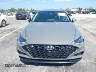 2020 Hyundai Sonata SEL z VIN 5NPEF4JA4LH060325, wystawiony jako IAAI lot #41957739 z przebiegiem 81 048 mil mil oraz . Historia ofert i sprzedaży dostępna na DreamBid. Obrazek 13.
