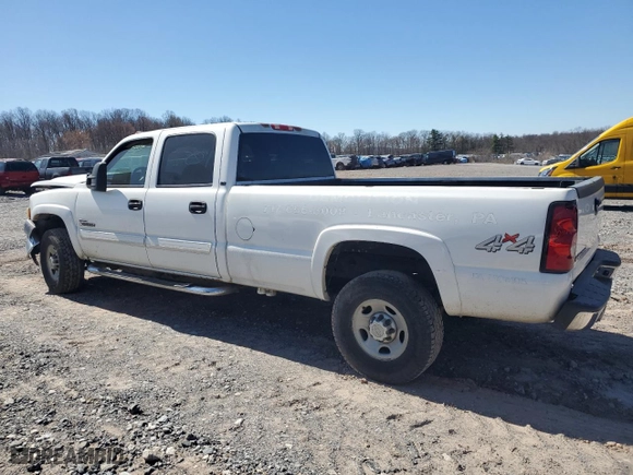 2006 Chevrolet Silverado 2500HD LT2 with VIN 1GCHK23D06F146802, listed as a Copart auction lot 46215855 with 296,034 mi miles and Salvage Title. Bid and sale history available at carsss.com. Image 2.