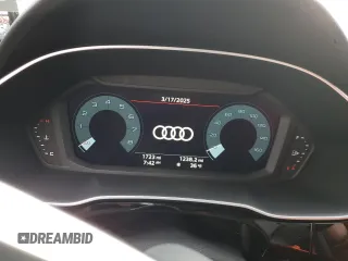 2025 Audi Q3 S line Premium z VIN WA1DECF34S1001830, wystawiony jako Copart lot #48467995 z przebiegiem 1 723 mil mil oraz Czysty tytuł • Clean title. Historia ofert i sprzedaży dostępna na DreamBid. Obrazek 9.