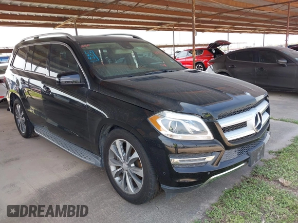 2015 Mercedes-Benz GL-Class GL 450 with VIN 4JGDF6EE2FA513286, listed as a IAAI auction lot 41931230 with 88,492 mi miles. Bid and sale history available at carsss.com. Image 1.