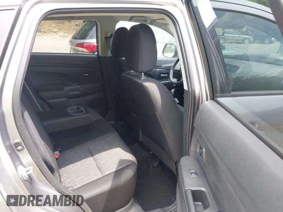 2022 Mitsubishi Outlander ES с VIN JA4ARUAU6NU023375, выставлен на аукционе IAAI как лот 42547104 с пробегом 20 720 миль миль и . История ставок и продаж доступна на DreamBid. Изображение 8.