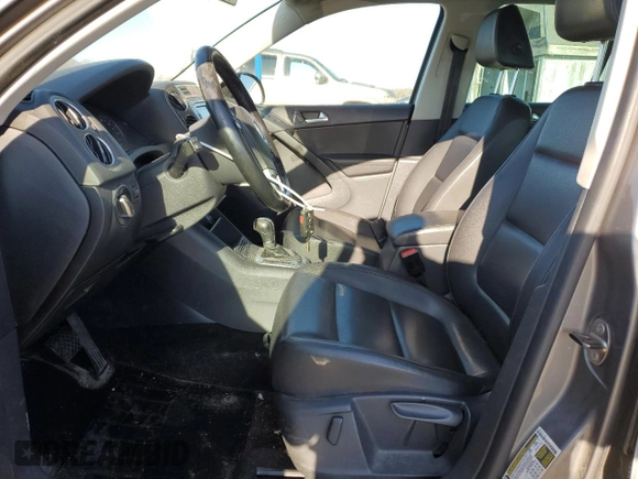 2011 Volkswagen Tiguan SE with VIN WVGBV7AX6BW525171, listed as a Copart auction lot 53643265 with 208,206 mi miles and Clean Title. Bid and sale history available at DreamBid. Image 7.