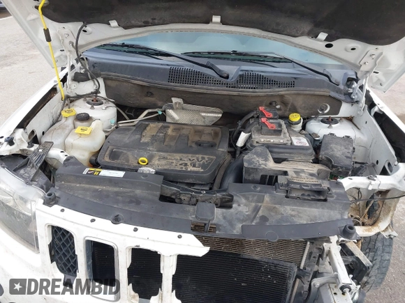 2016 Jeep Compass Sport with VIN 1C4NJDBB5GD804581, listed as a IAAI auction lot 41502976 with 196,351 mi miles and . Bid and sale history available at carsss.com. Image 10.