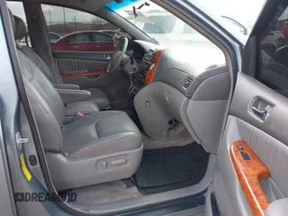 2007 Toyota Sienna XLE with VIN 5TDZK22C37S053965, listed as a IAAI auction lot 41902226 with 239,910 mi miles. Bid and sale history available at carsss.com. Image 5.