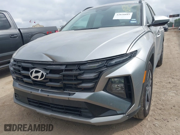 2025 Hyundai Tucson SEL with VIN 5NMJB3DE8SH442517, listed as a IAAI auction lot 42028885 with 17,002 mi miles. Bid and sale history available at carsss.com. Image 6.