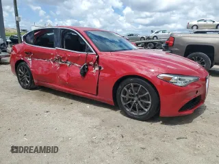 2020 Alfa Romeo Giulia z VIN ZARFAMAN0L7631101, wystawiony jako Copart lot #62569805 z przebiegiem 27 223 mil mil oraz Czysty tytuł • Clean title. Historia ofert i sprzedaży dostępna na DreamBid. Obrazek 4.