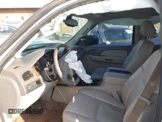 2009 GMC Yukon XL SLT w/4SB with VIN 1GKFC36J89R300675, listed as a IAAI auction lot 41301143 with 241,306 mi miles. Bid and sale history available at carsss.com. Image 5.