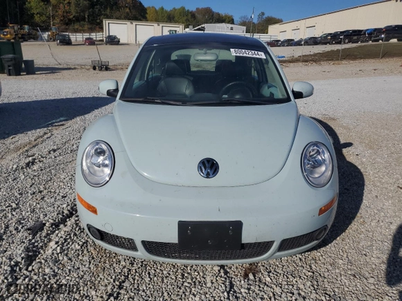 2010 Volkswagen New Beetle Coupe with VIN 3VWRG3AG4AM034180, listed as a Copart auction lot 80042344 with 85,104 mi miles and Salvage Title. Bid and sale history available at carsss.com. Image 5.