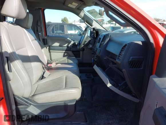 2019 Ford F-150 XL z VIN 1FTEX1C58KKE18358, wystawiony jako IAAI lot #41675683 z przebiegiem 220 646 mil mil oraz . Historia ofert i sprzedaży dostępna na DreamBid. Obrazek 5.