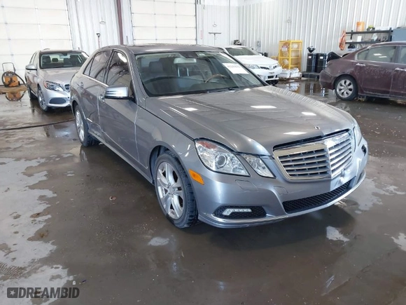 2010 Mercedes-Benz E-Class E 350 Luxury with VIN WDDHF8HB8AA173689, listed as a IAAI auction lot 41241632 with 145,778 mi miles. Bid and sale history available at carsss.com. Image 1.