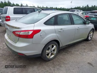 2013 Ford Focus SE with VIN 1FADP3F25DL348409, listed as a IAAI auction lot 42720571 with 121,136 mi miles and . Bid and sale history available at DreamBid. Image 4.