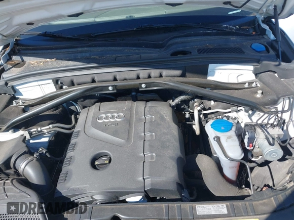 2014 Audi Q5 Premium Plus with VIN WA1LFAFP1EA051704, listed as a IAAI auction lot 41725317 with 136,084 mi miles. Bid and sale history available at carsss.com. Image 10.