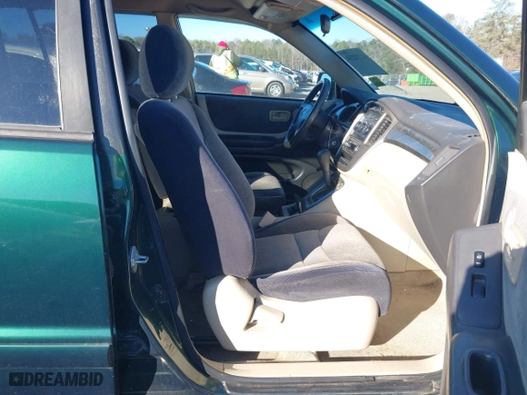 2002 Toyota Highlander with VIN JTEGF21AX20070054, listed as a IAAI auction lot 41232234 with 359,857 mi miles. Bid and sale history available at carsss.com. Image 5.