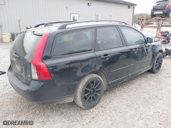 2008 Volvo V50 2.4L with VIN YV1MW382282379746, listed as a IAAI auction lot 42023404 with 182,247 mi miles. Bid and sale history available at carsss.com. Image 4.
