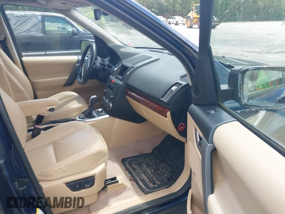 2008 Land Rover LR2 HSE with VIN SALFR24N08H065244, listed as a IAAI auction lot 42771555 with 92,708 mi miles and . Bid and sale history available at DreamBid. Image 5.