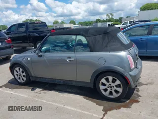 2005 MINI Convertible S z VIN WMWRH33495TF82332, wystawiony jako IAAI lot #42248941 z przebiegiem 134 862 mil mil oraz . Historia ofert i sprzedaży dostępna na DreamBid. Obrazek 14.