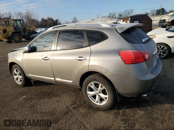 2011 Nissan Rogue S z VIN JN8AS5MV0BW256046, wystawiony jako Copart lot #42168655 z przebiegiem 184 634 mil mil oraz Szkody całkowita. Historia ofert i sprzedaży dostępna na DreamBid. Obrazek 2.