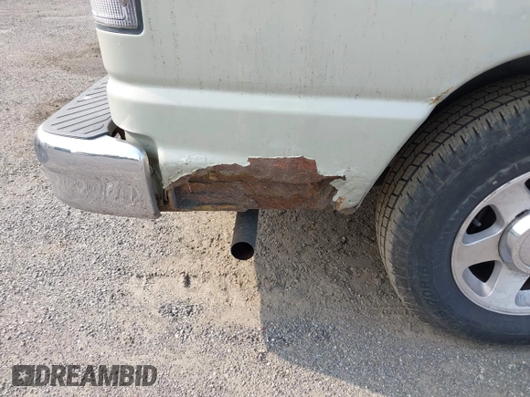 2005 Ford Econoline Passenger XL with VIN 1FMRE11W15HA64778, listed as a IAAI auction lot 42397426 with 330,632 mi miles and . Bid and sale history available at DreamBid. Image 13.