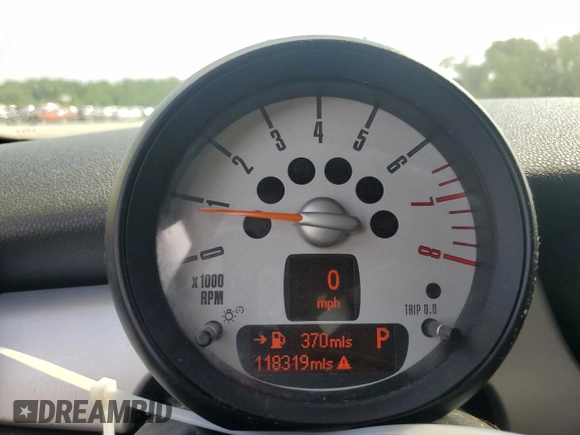 2013 MINI Hardtop с VIN WMWSU3C57DT681944, выставлен на аукционе Copart как лот 60126245 с пробегом 118 319 миль миль и Списание • Salvage title. История ставок и продаж доступна на DreamBid. Изображение 9.