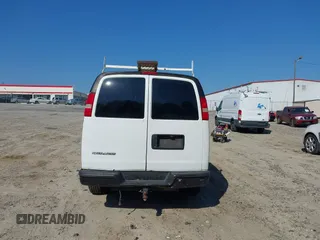 2009 Chevrolet Express Cargo Van with VIN 1GCGG25C791125061, listed as a IAAI auction lot 42131397 with 247,397 mi miles. Bid and sale history available at carsss.com. Image 16.