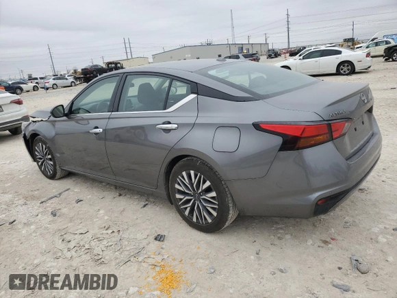 2024 Nissan Altima 2.5 SV with VIN 1N4BL4DV7RN300847, listed as a Copart auction lot 43423975 with 33,301 mi miles and Clean Title. Bid and sale history available at carsss.com. Image 2.